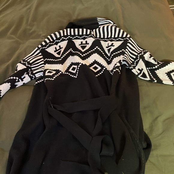 Rachel Roy sweater, NEVER worn - Picture 4 of 5